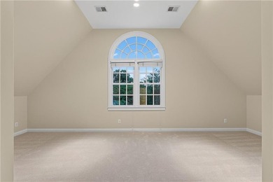 A private cul-de-sac setting on a spring-fed, seven-acre pond - photo 34