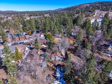 Charming Mountain Retreat with Rustic Character! This inviting - photo 40