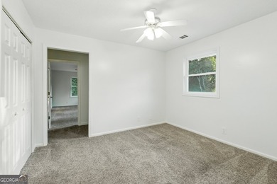 Fully remodeled and move-in ready, this impressive 5-bedroom, 3 - photo 41