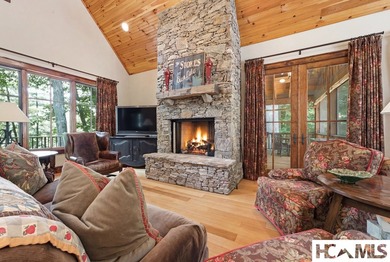 A classic mountain sanctuary nestled within the exclusive Bear - photo 46