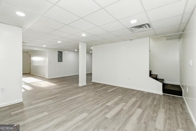 Fully remodeled and move-in ready, this impressive 5-bedroom, 3 - photo 49