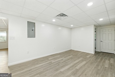Fully remodeled and move-in ready, this impressive 5-bedroom, 3 - photo 50