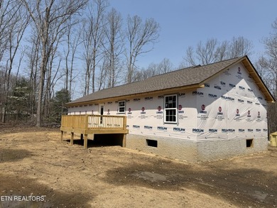 Great new construction in Lake Tansi. Cathedral ceilings in - photo 3