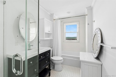 A rare dual-waterfront opportunity in Southampton, this unique - photo 11