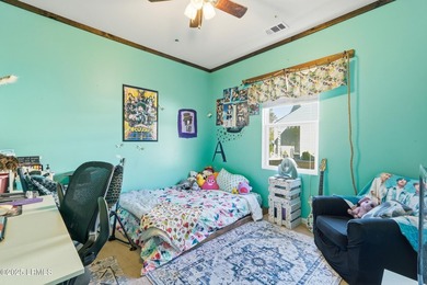 Get ready to fall in love with this cheerful and totally move-in - photo 12