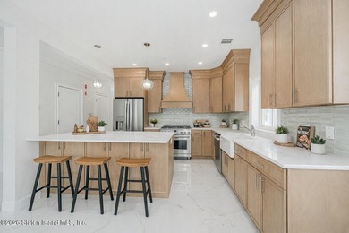435 Brighton St. is the serene setting for this absolutely - photo 22