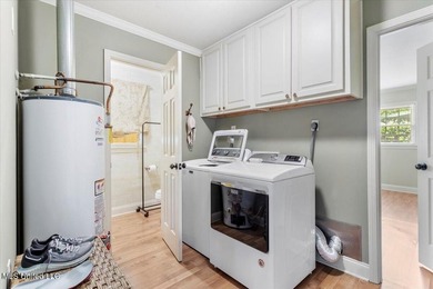 Welcome to this spacious and beautifully appointed 4-bedroom - photo 29
