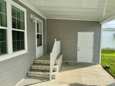 This new Skyline champion home is a 3 bed/2 bath. This home has - photo 5