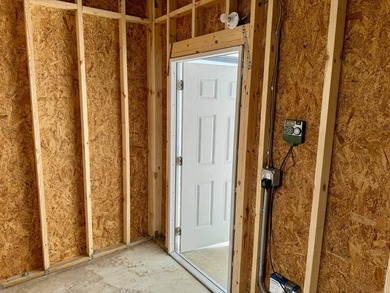 This new Skyline champion home is a 3 bed/2 bath. This home has - photo 8