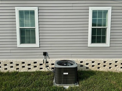 This new Skyline champion home is a 3 bed/2 bath. This home has - photo 10