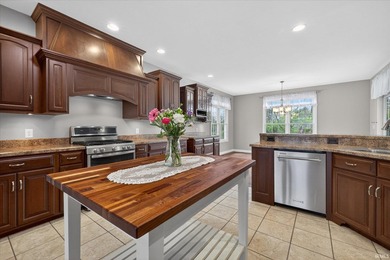 Custom-built by the renowned Amish craftsman Joe Graber Jr - photo 12