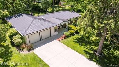 Welcome to desirable Sheldon Beach subdivision, where great curb - photo 3