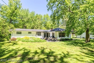 Welcome to desirable Sheldon Beach subdivision, where great curb - photo 4