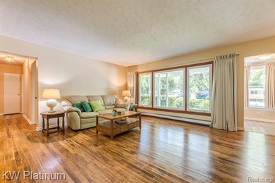 Welcome to desirable Sheldon Beach subdivision, where great curb - photo 8