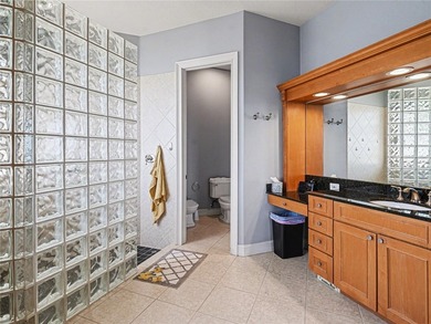 Welcome to an exceptional waterfront estate, gracefully - photo 22