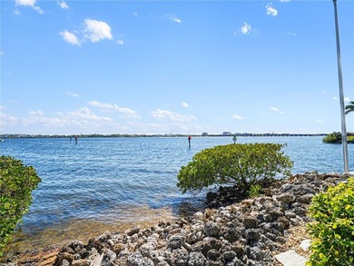 Welcome to an exceptional waterfront estate, gracefully - photo 44