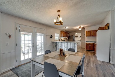 Established 27.38-acre equestrian ranch with boarding income - photo 7
