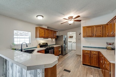 Established 27.38-acre equestrian ranch with boarding income - photo 8