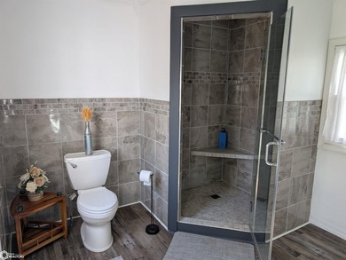 It doesn't get any better than this! Ideally located just blocks - photo 10