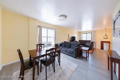 Welcome to this beautifully renovated, oversized semi-attached - photo 11