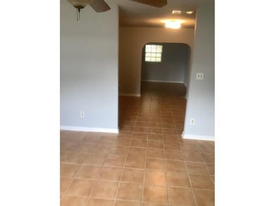 Location! Location! Location! Enjoy a freshly painted interior - photo 12
