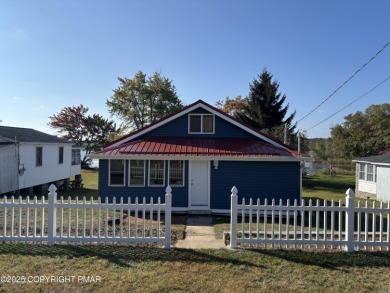 Lake Home For Sale in Gouldsboro, Pennsylvania