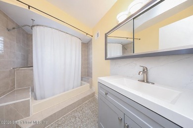 Welcome to this beautifully renovated, oversized semi-attached - photo 21