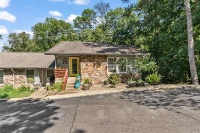 Lake Townhome/Townhouse For Sale in Hot Springs Village, Arkansas