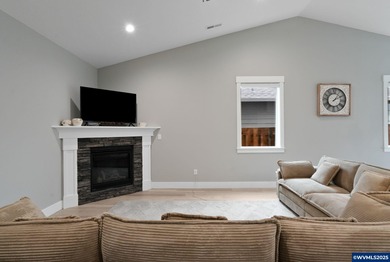 Beautiful better than new home built in 2023! Vaulted and tray