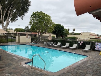 Welcome to the beautiful Bluffs, a coveted neighborhood nestled - photo 11