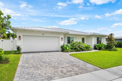Welcome to this stunning Coastal Contemporary residence located - photo 2