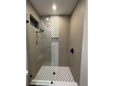 NO EXPENSE OR DETAIL SPARED IN OUR LARGEST ESTATE HOME IN CORAL - photo 43