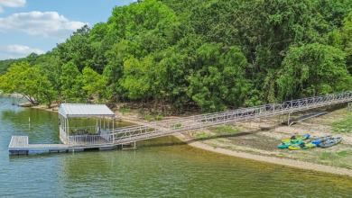 Luxury Lakefront Estate on 2.88 Acres - Lake Hudson - photo 49