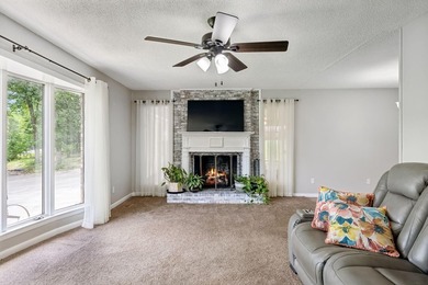 Spacious and versatile 4 bdr, 2.5 bath brick home situated on - photo 10