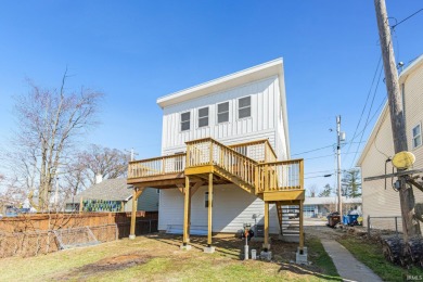 Lake Home For Sale in Columbia City, Indiana