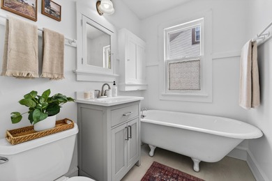 This charming home is ready for its new owner! Step up to the - photo 14