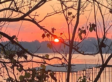 Beautiful waterfront home on a quiet dead-end road with direct - photo 15