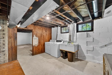 This charming home is ready for its new owner! Step up to the - photo 20