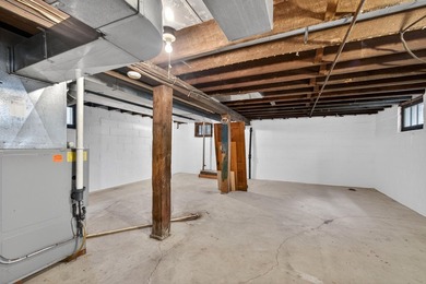 This charming home is ready for its new owner! Step up to the - photo 21