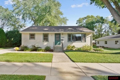 (private lake, pond, creek) Home For Sale in North Mankato Minnesota