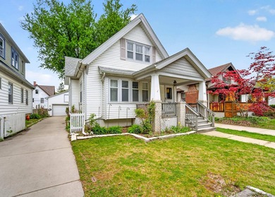 This charming home is ready for its new owner! Step up to the - photo 25