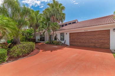 PRICE IMPROVEMENT! 4 BEDROOM + DEN HEATED POOL HOME ON A - photo 27