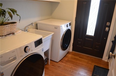 Welcome home to this beautifully updated 3-bedroom brick ranch - photo 27