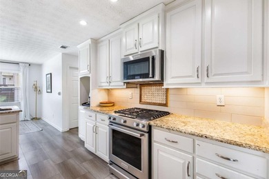 You will love this SPRAWLING RANCH WITH BONUS on a partially - photo 6