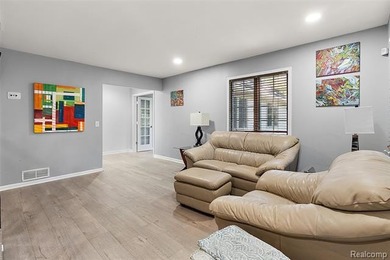 Situated on 1.13 acres with 150 feet of waterfront on the canal - photo 4