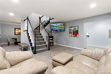 Situated on 1.13 acres with 150 feet of waterfront on the canal - photo 6