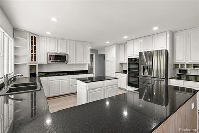 Situated on 1.13 acres with 150 feet of waterfront on the canal - photo 10