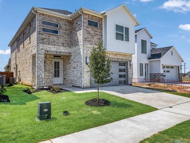 Ready Now!Live like a Queen in our popular Elizabeth Plan. Step - photo 2