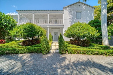 2534 Flamingo Drive offers a rare opportunity to own a classic - photo 3