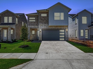 Ready Now!Live like a Queen in our popular Elizabeth Plan. Step - photo 3